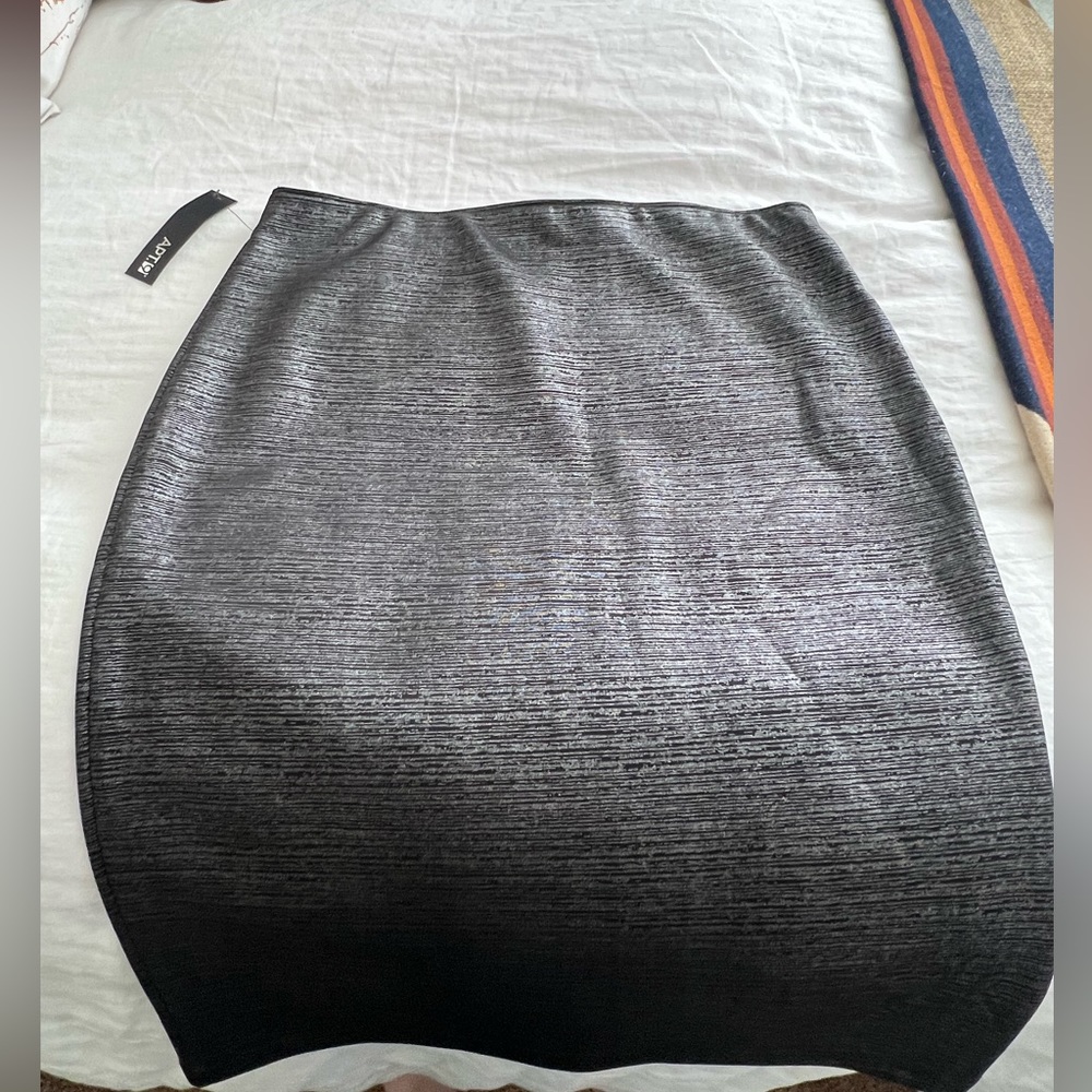 NWT Apt 9 Blk/Sil Skirt XL